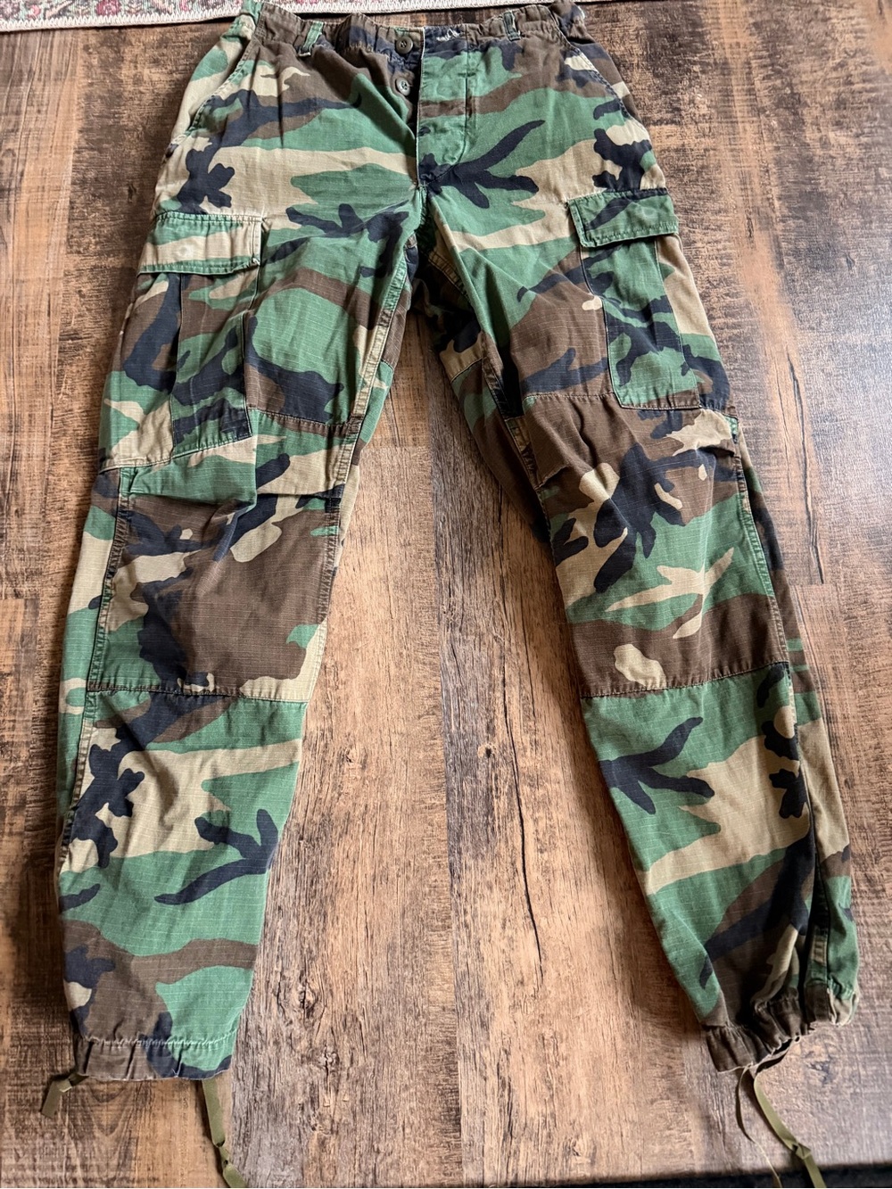 Vintage Camo Authentic US Army Cargo Pants Adjustable Waist Size Small Unisex